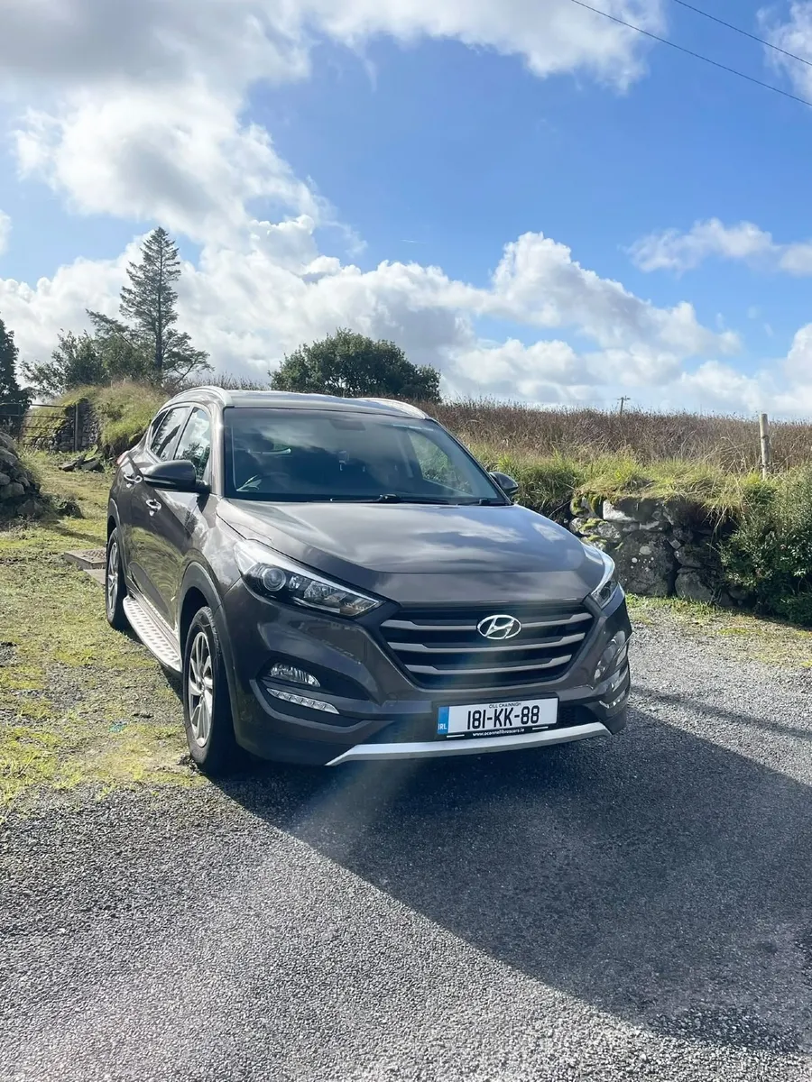 181 Hyundai Tucson Executive SE 1.7L CRDI - Image 2