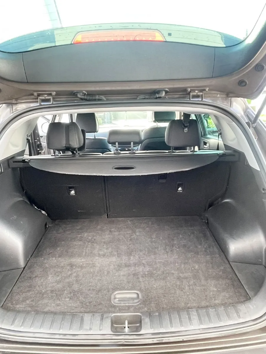 181 Hyundai Tucson Executive SE 1.7L CRDI - Image 5