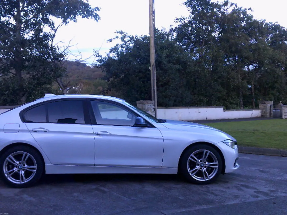 BMW 3-Series 2016 - Image 5
