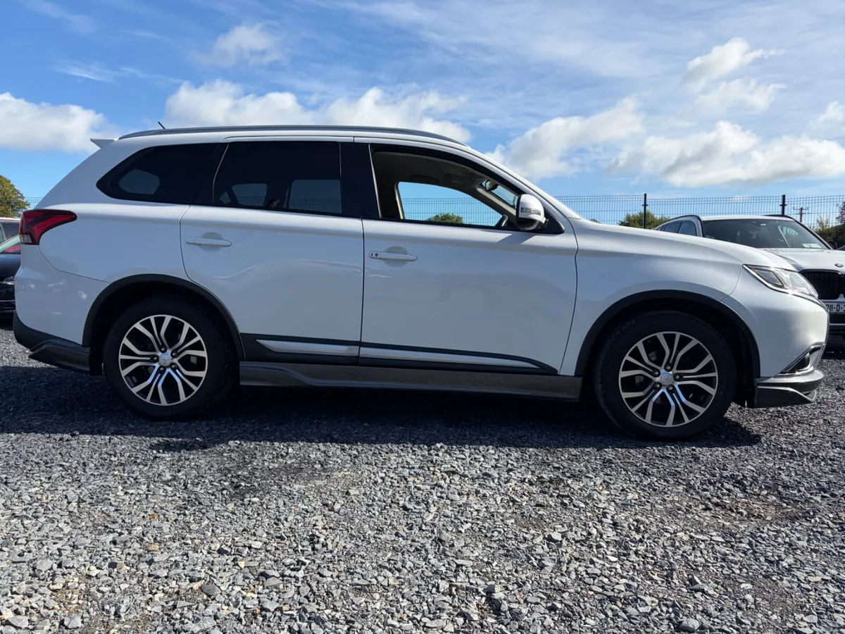 2016 MITSUBISHI OUTLANDER 2.3 4WD 7 SEATS - Image 4