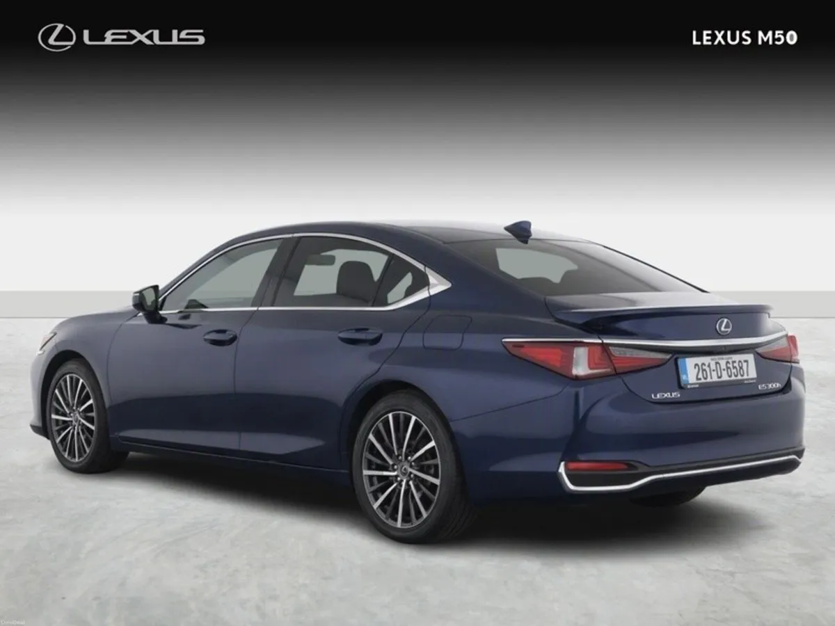 Lexus ES Dynamic - Image 2