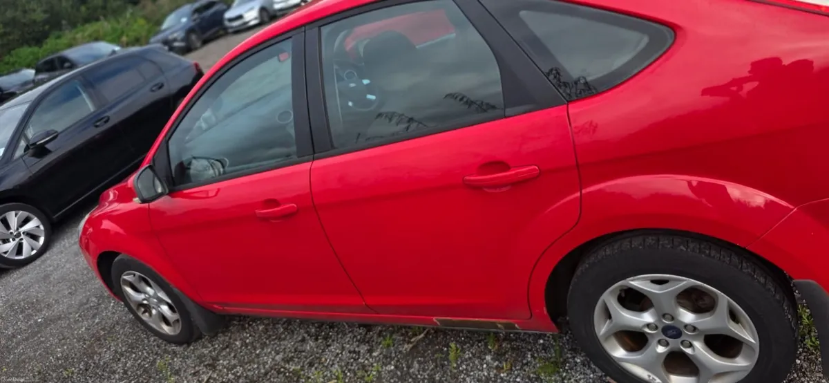 Ford Focus 2009 - Image 2