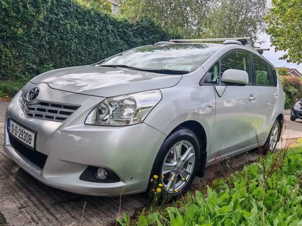 2010 Toyota Verso - Image 2