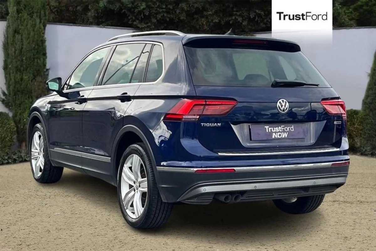 Volkswagen Tiguan 2.0 TDi 150 SEL 5dr - PANORAMIC - Image 2
