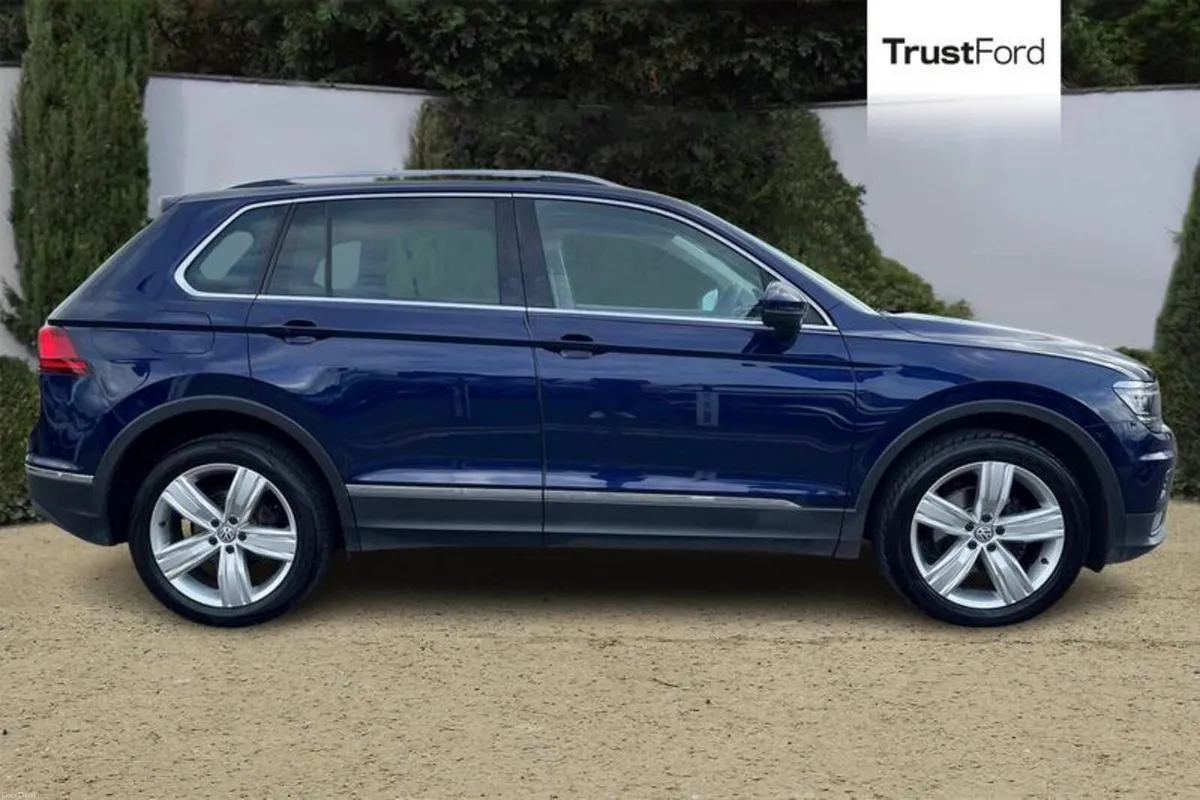 Volkswagen Tiguan 2.0 TDi 150 SEL 5dr - PANORAMIC - Image 3
