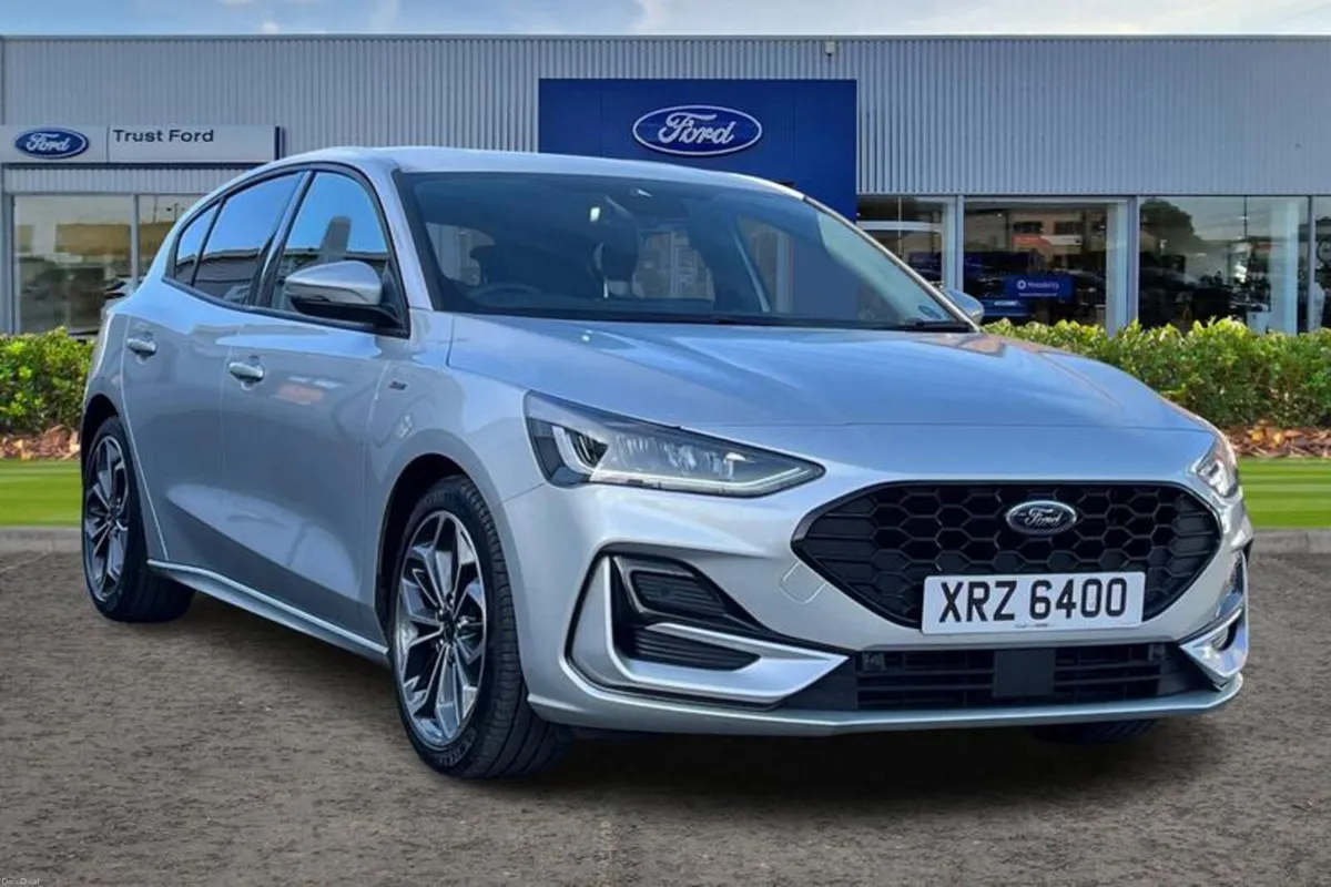Ford Focus 1.0T EcoBoost MHEV ST-Line X Hatchback - Image 1