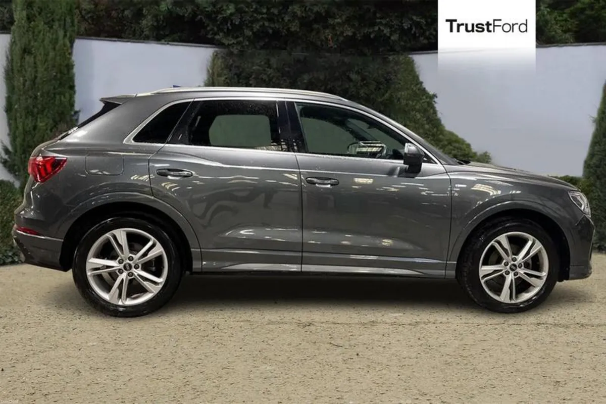 Audi Q3 35 TFSI S Line 5dr [Comfort+Sound Pack]- P - Image 3