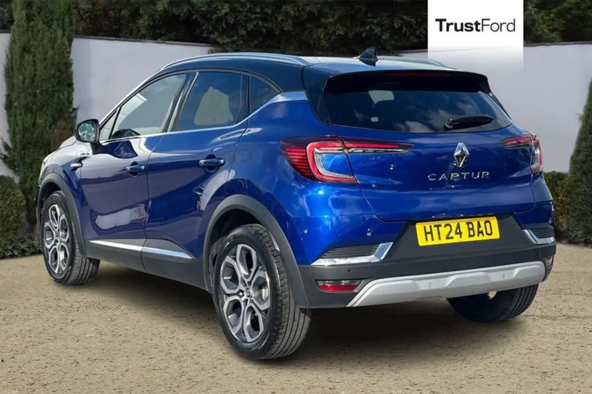 Renault Captur 1.0 TCE 90 Techno 5dr - Image 2
