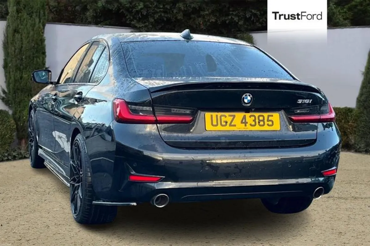 BMW 3-Series 318i Sport 4dr Step Auto- 20'' M4 ALL - Image 2