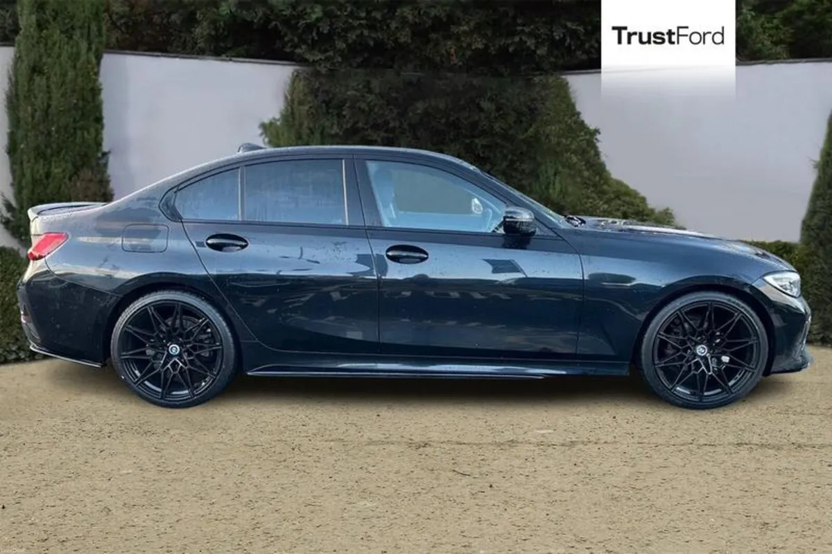 BMW 3-Series 318i Sport 4dr Step Auto- 20'' M4 ALL - Image 3
