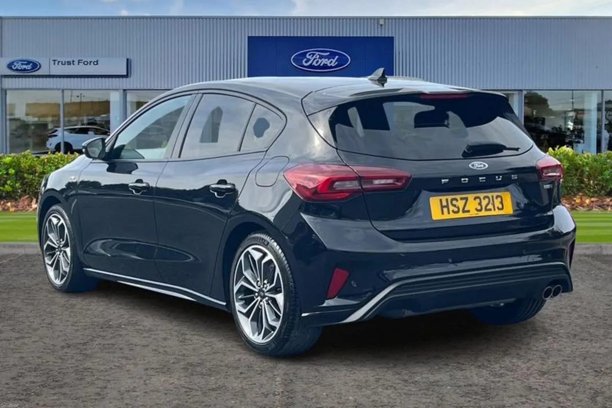 Ford Focus 1.0 EcoBoost Hybrid mHEV 155 ST-Line X - Image 2
