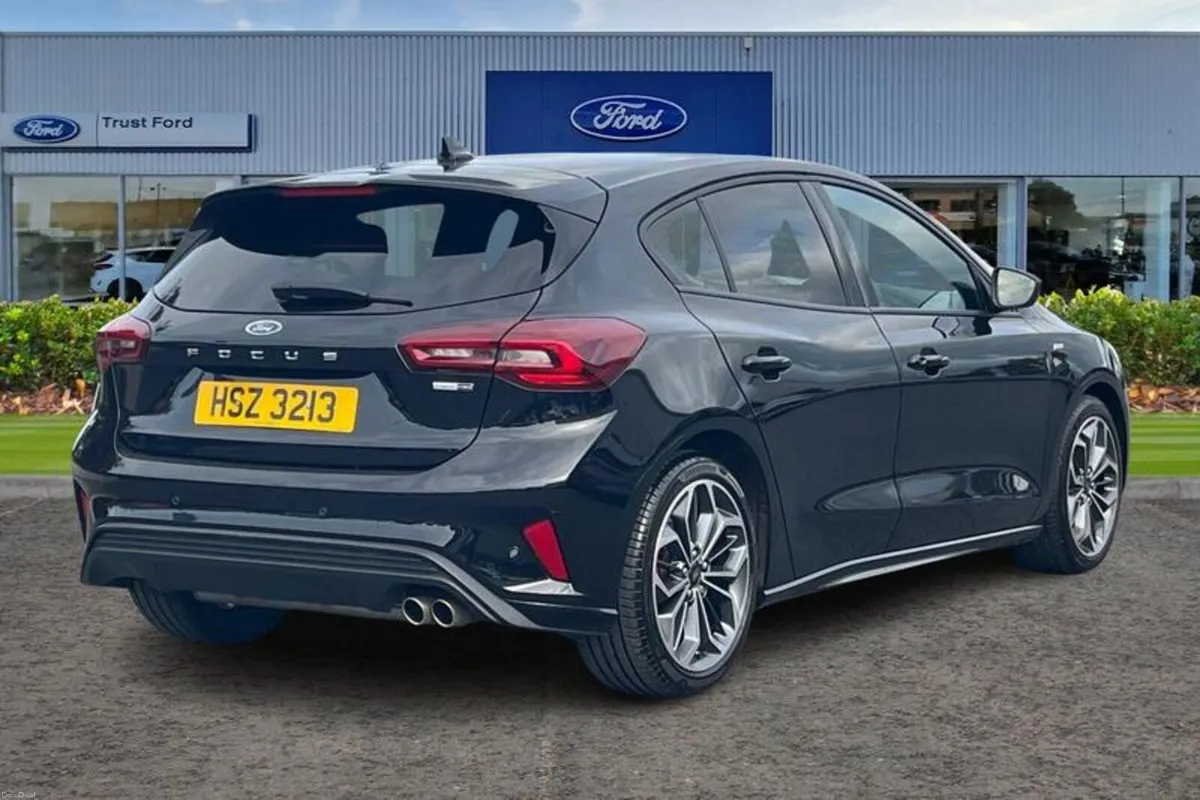 Ford Focus 1.0 EcoBoost Hybrid mHEV 155 ST-Line X - Image 4