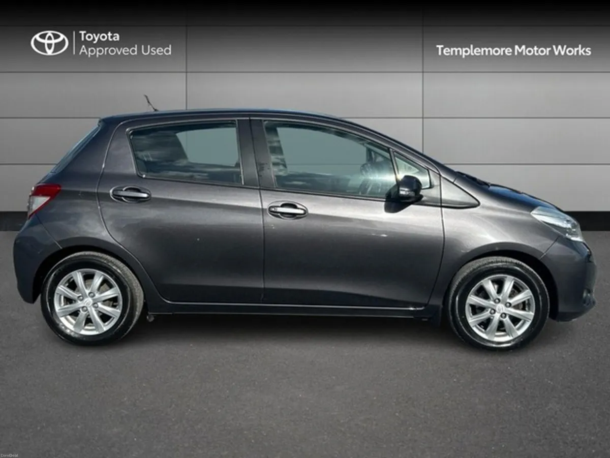 Toyota Yaris YARIS 1.0 5DR AURA - Image 3