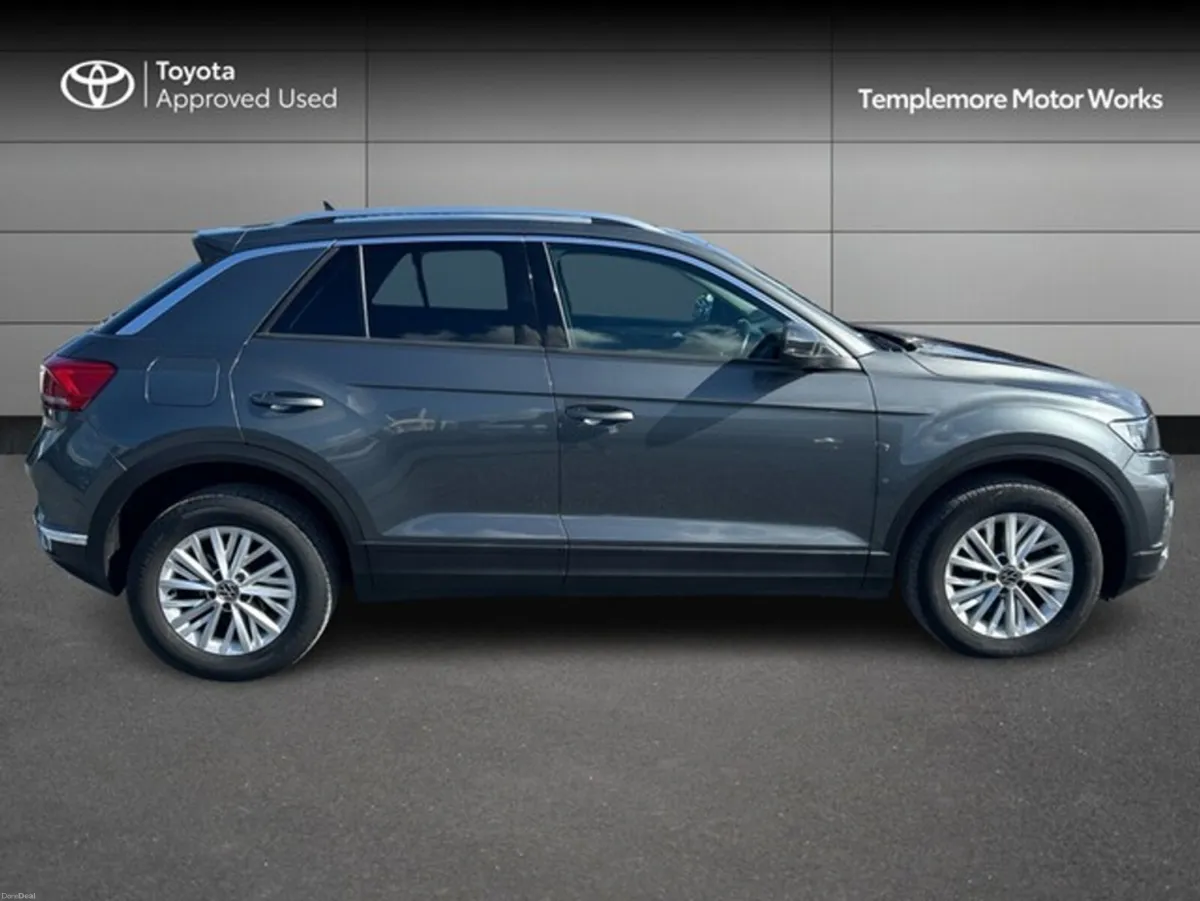 Volkswagen T-Roc DESIGN 2.0 TDI MANUAL 6SPEED FWD - Image 3