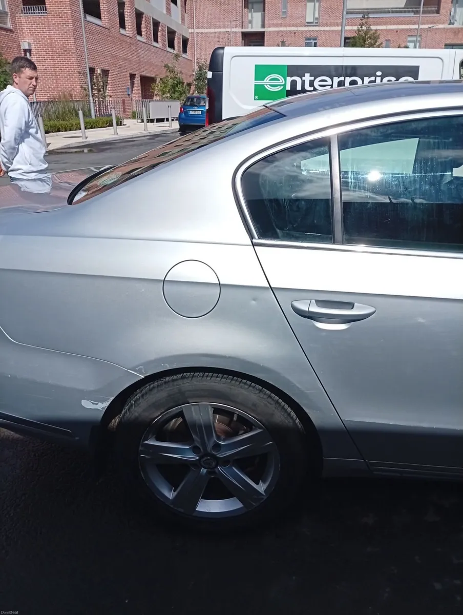 Volkswagen Passat 2012 - Image 3