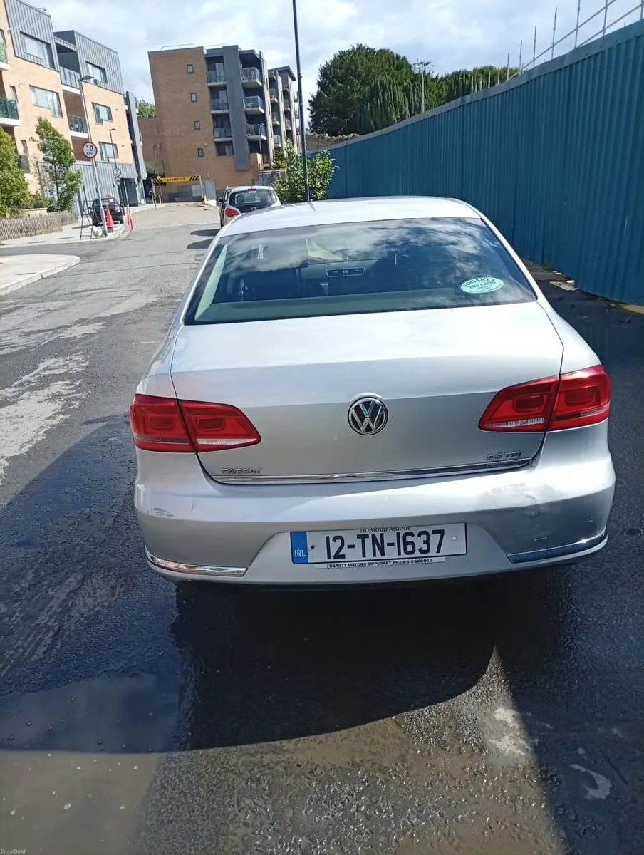 Volkswagen Passat 2012 - Image 6