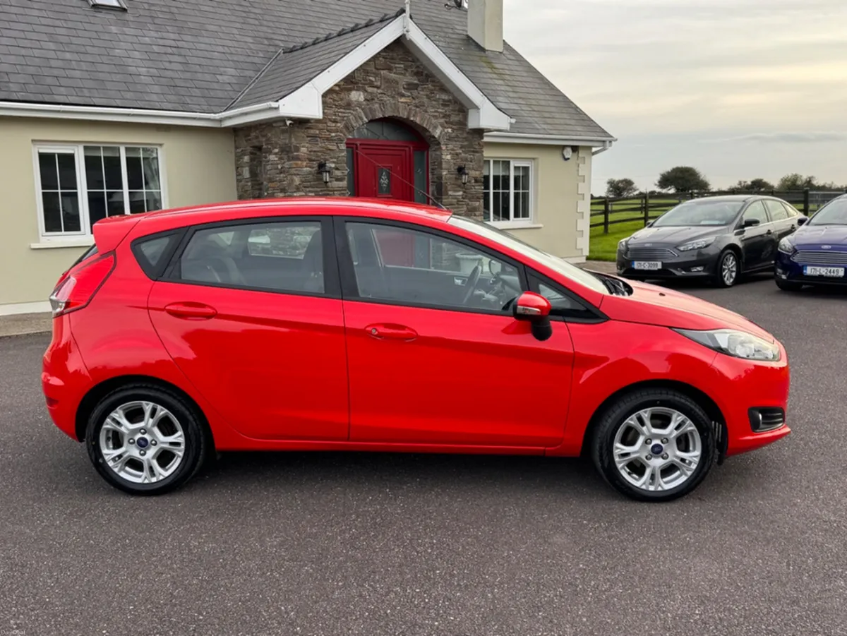 Ford Fiesta MCA ZETEC 1.25 60PS M5 4DR - Image 5