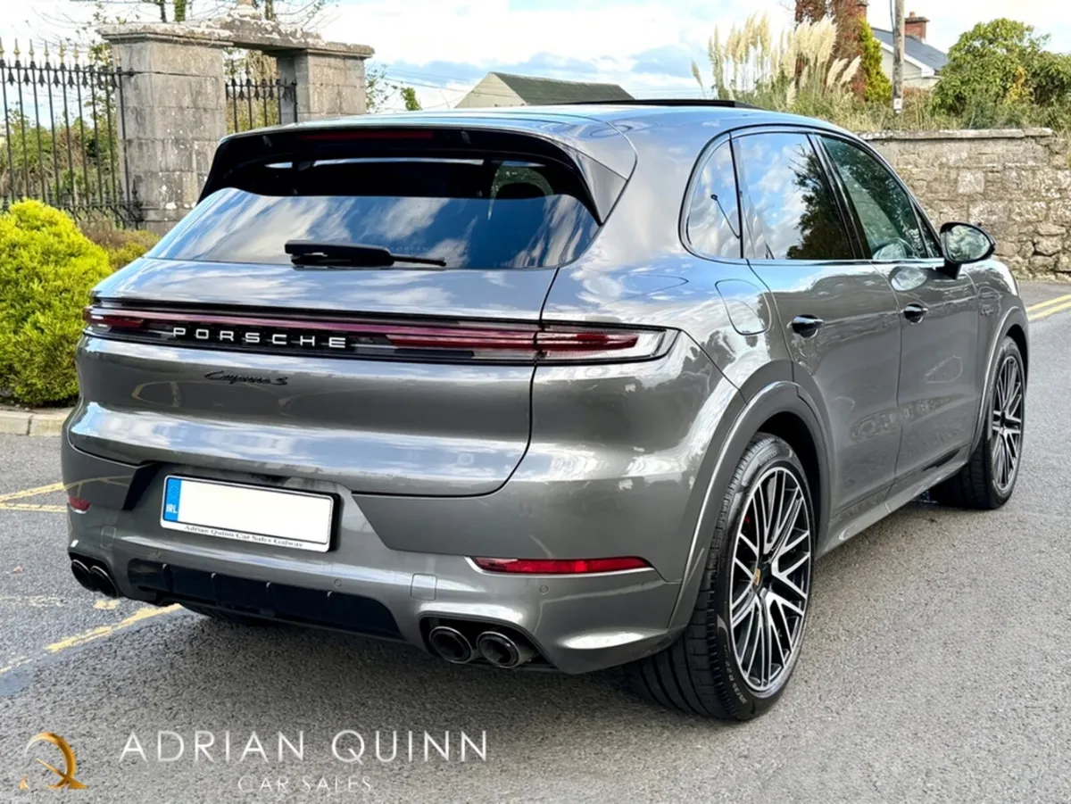 Porsche Cayenne S 3.0 V6 E-HYBRID 519 BHP==HUGE SP - Image 5