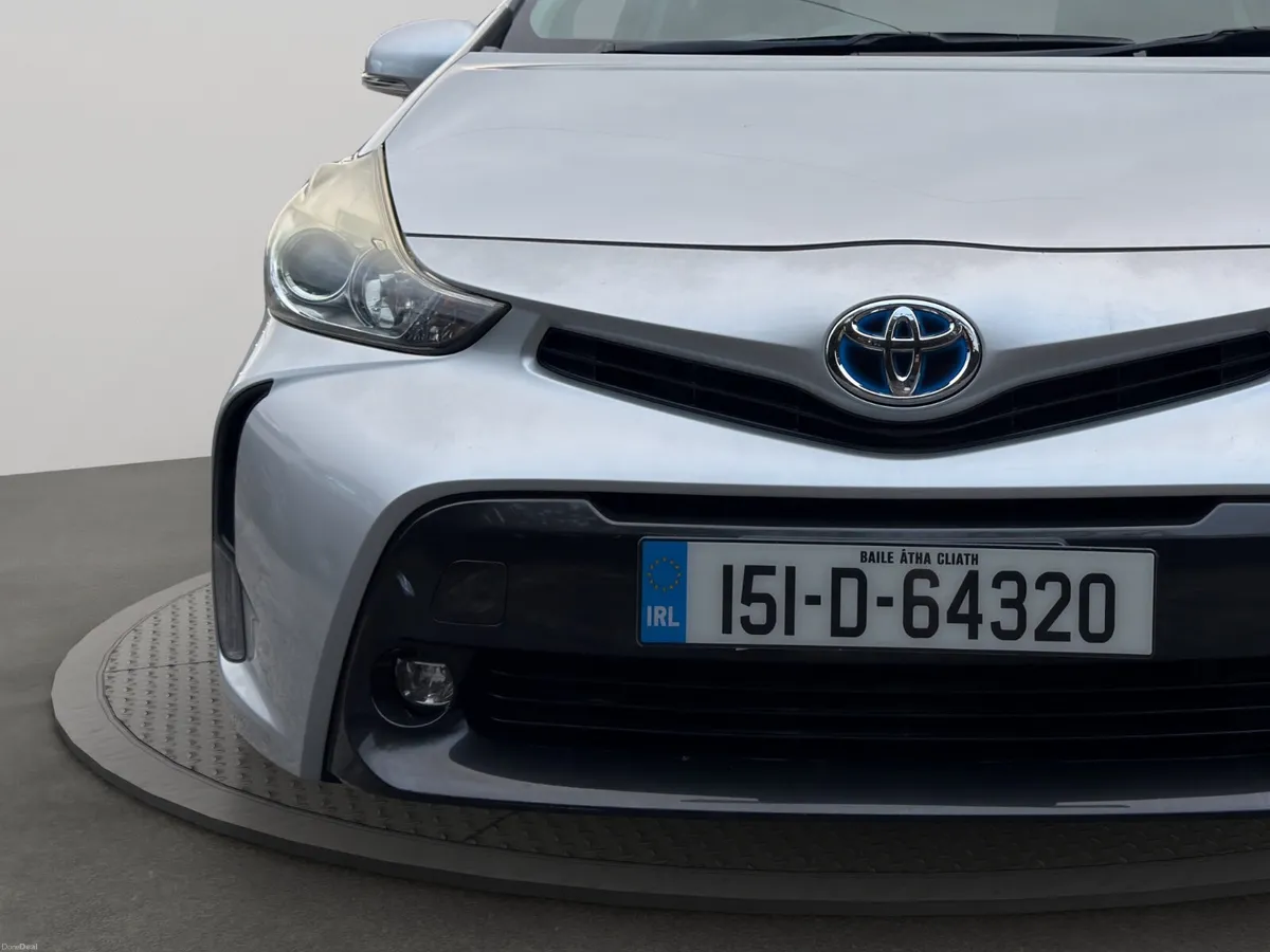Toyota Prius 2015 ALPHA 7 Seater - Image 4