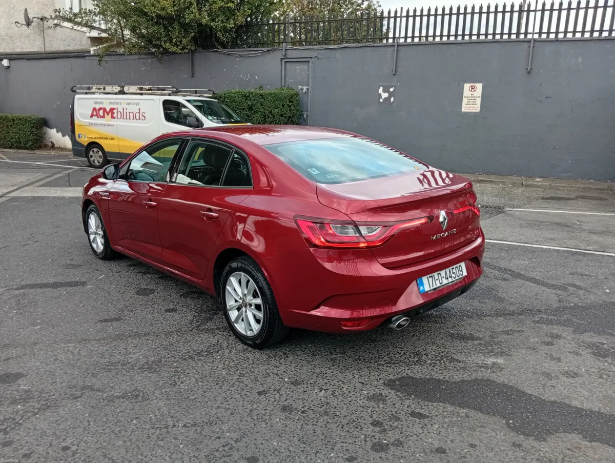 2017 Renault Megane only 17,000 kms - Image 4