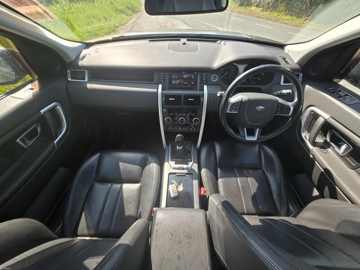 Land Rover Discovery 2015 - Image 6