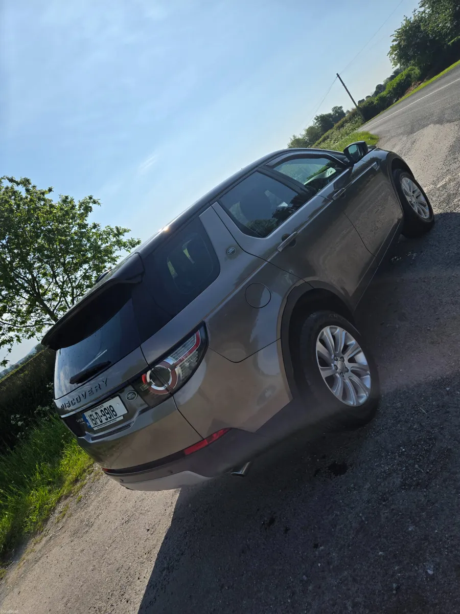 Land Rover Discovery 2015 - Image 4