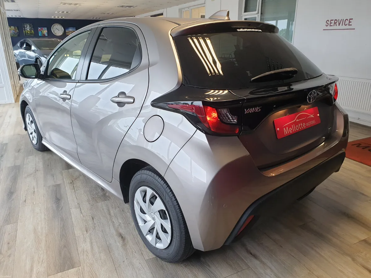TOYOTA YARIS 1.5 HYBRID AUTO - Image 6