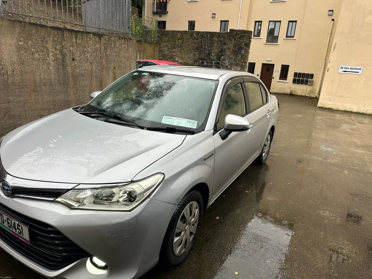 Toyota Corolla Axio - Image 2