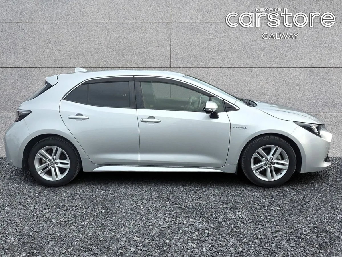 Toyota Corolla Sports Hybrid G - Image 2