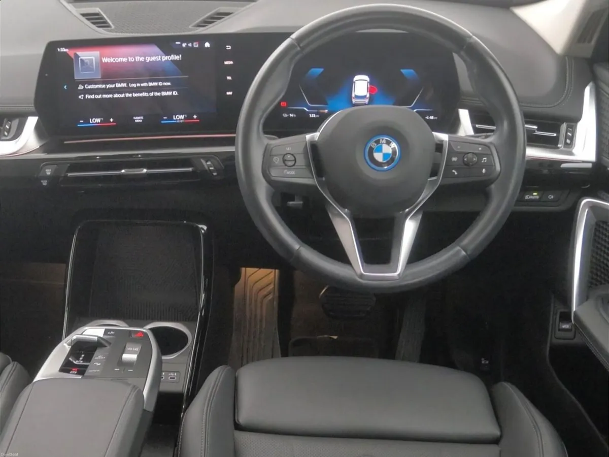 BMW iX1 xDrive30 xLine - Image 5