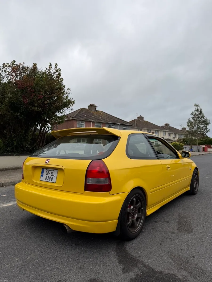 Honda civic - Image 5