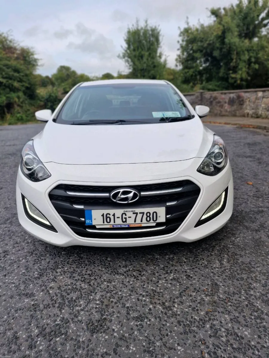 Hyundai i30 *full service history* - Image 4