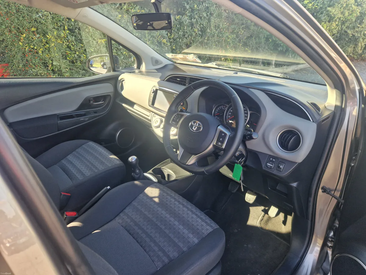 Toyota Yaris LUNA 2016 - Image 6