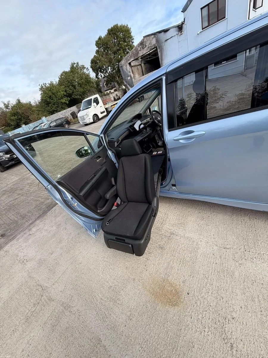 2013 Honda Freed hybrid automatic - Image 2