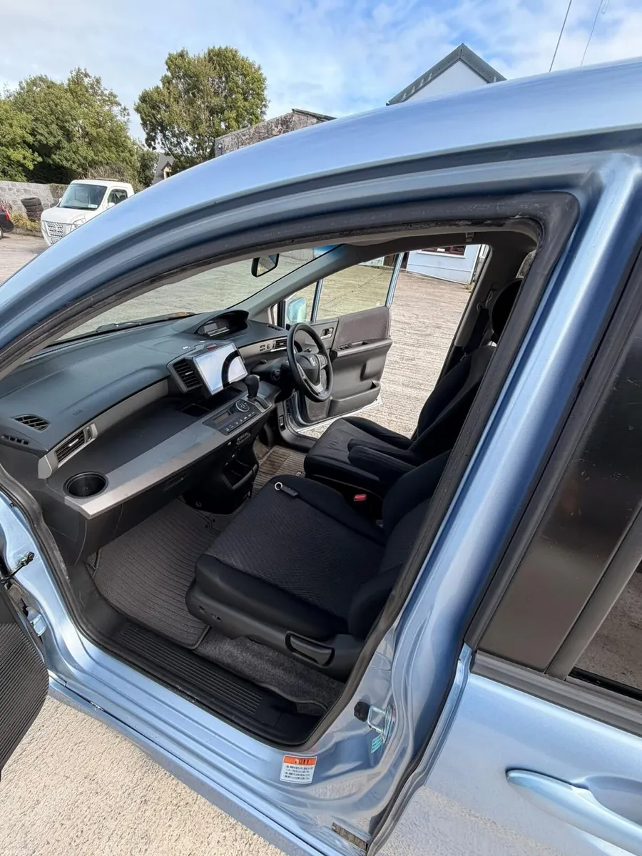 2013 Honda Freed hybrid automatic - Image 4