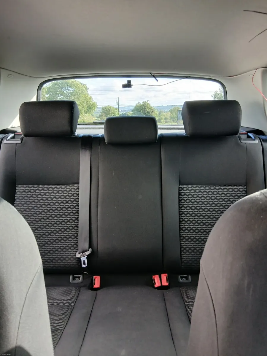 Volkswagen Golf 2011 - Image 4
