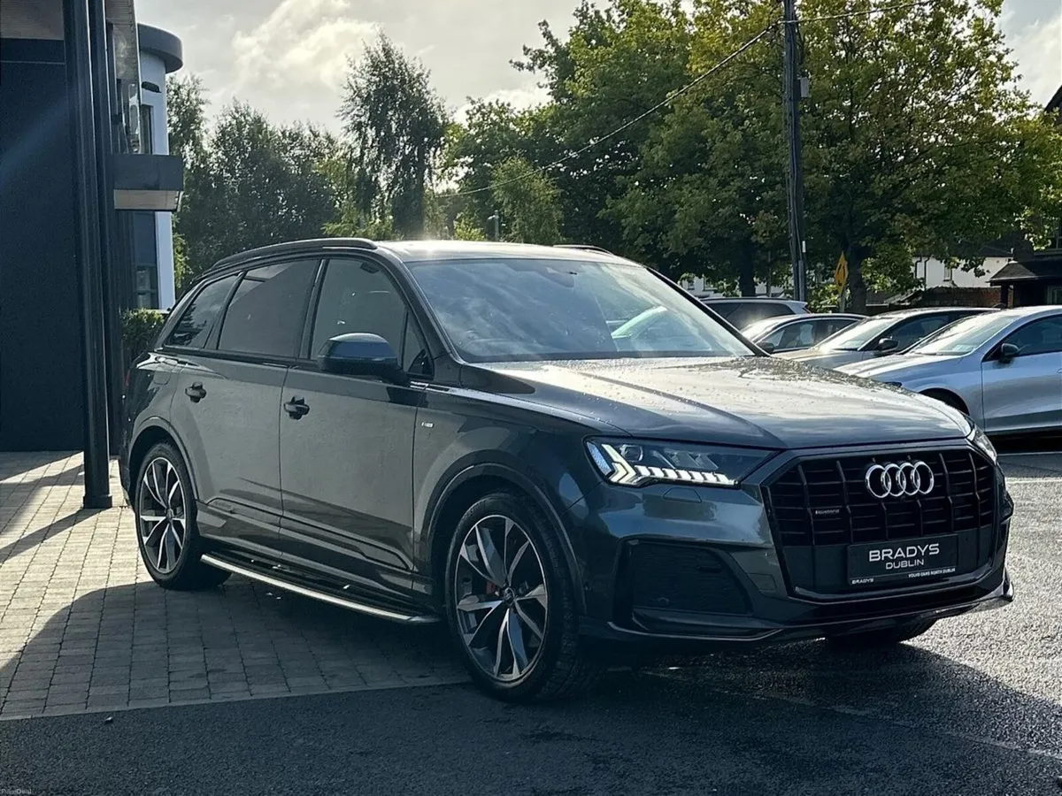 Audi Q7 45 TDI S Line Black Edition ***7 Seats***P - Image 3