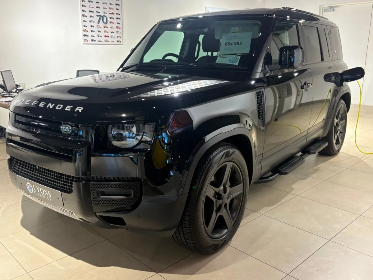 Land Rover Defender Plug in Hybrid / Low Mileage W - Image 1