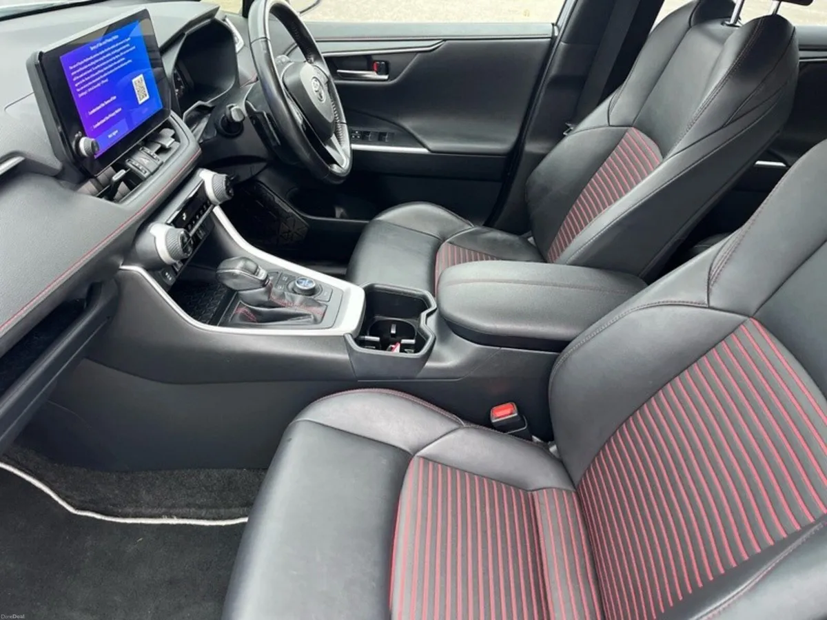 Toyota RAV4 SPORT PLUG IN HYBRID - Image 6