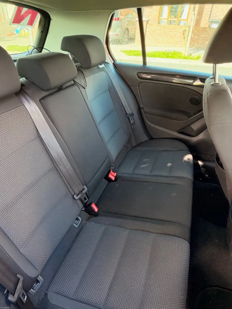 VOLKSWAGEN GOLF 1.6 TDI MATCH BLUEMOTION - Image 2