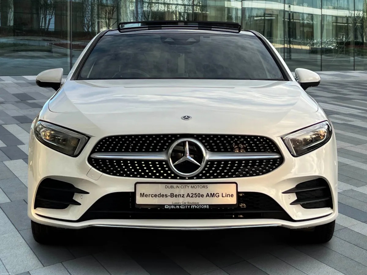 Mercedes Benz A250e AMG-Line Sedan *Panroof* - Image 2