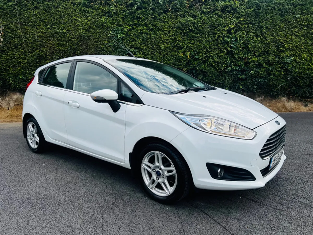 Ford Fiesta MCA TITANIUM 1.25 60PS M5 4 4DR - Image 2