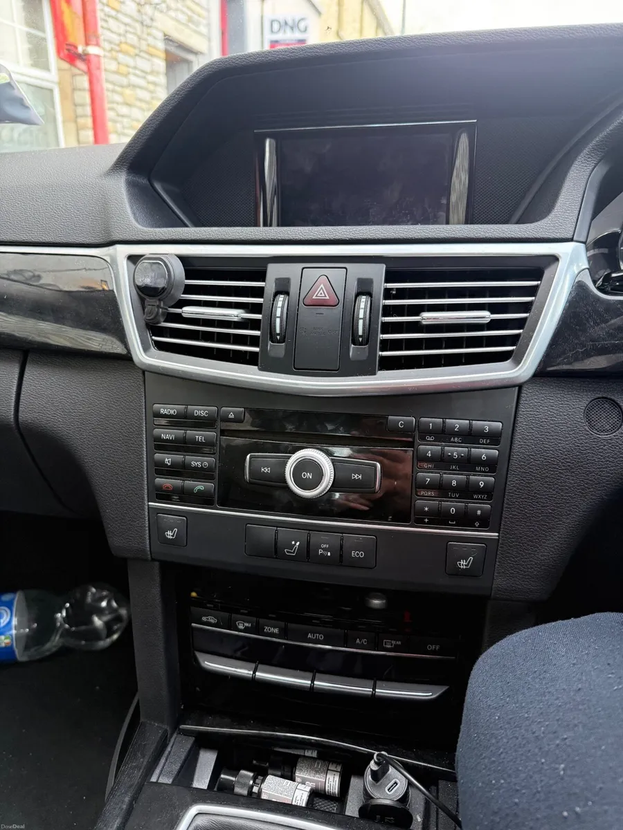 Mercedes-Benz E-Class 2012 - Image 3