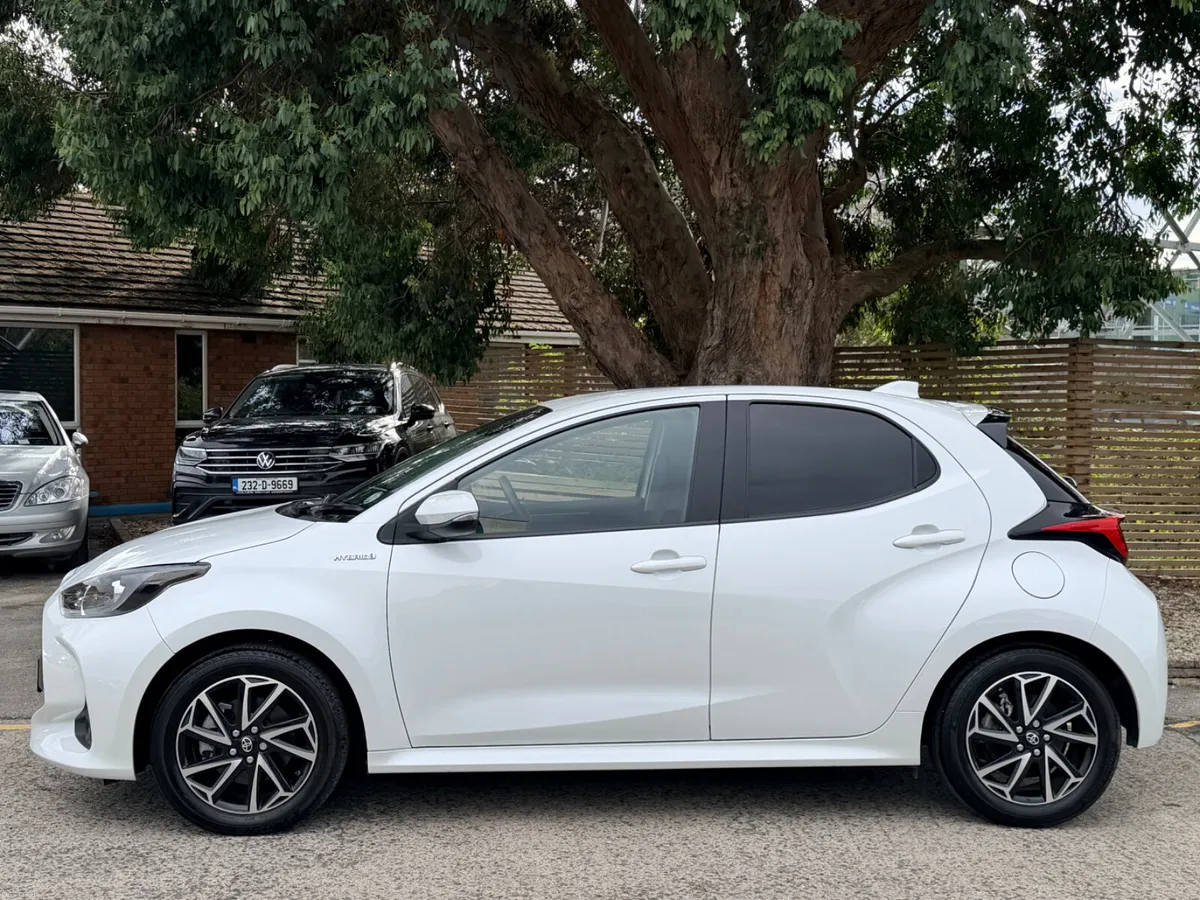 2024 Toyota Yaris..GR SPORT..LOW MILES..REAR CAM - Image 3