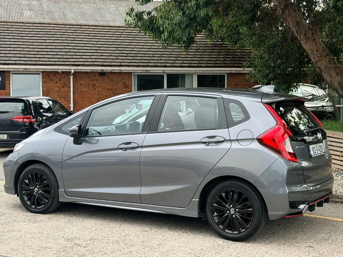 2019 Honda Jazz..LEATHER INTERIOR - Image 4