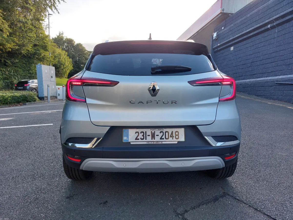 Renault Captur 2023 TECHNO TCE REVERSE CAMERA - Image 6