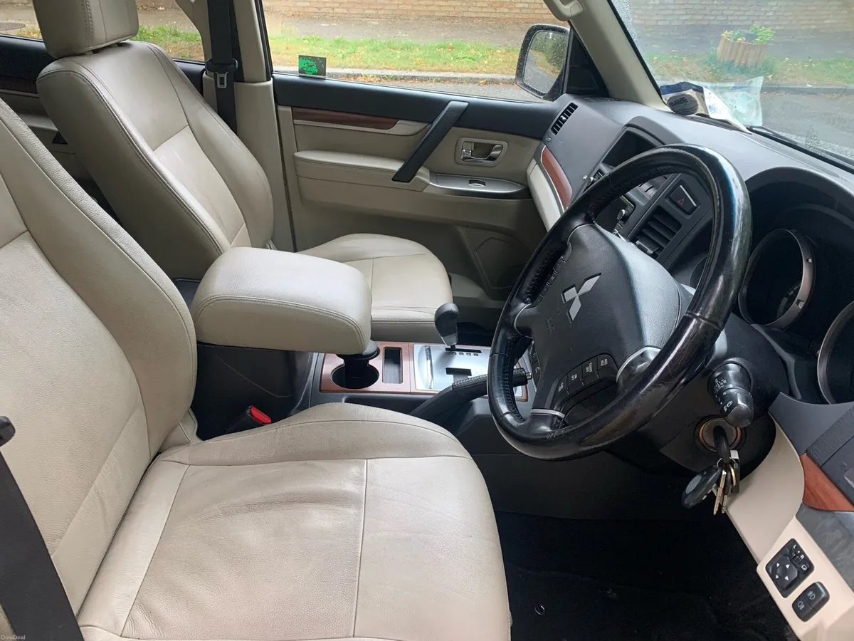 Mitsubishi Pajero Crewcab LWB 3.2 - Image 6