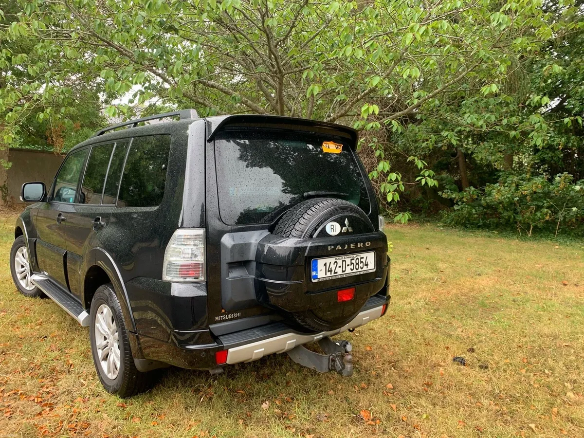 Mitsubishi Pajero Crewcab LWB 3.2 - Image 3