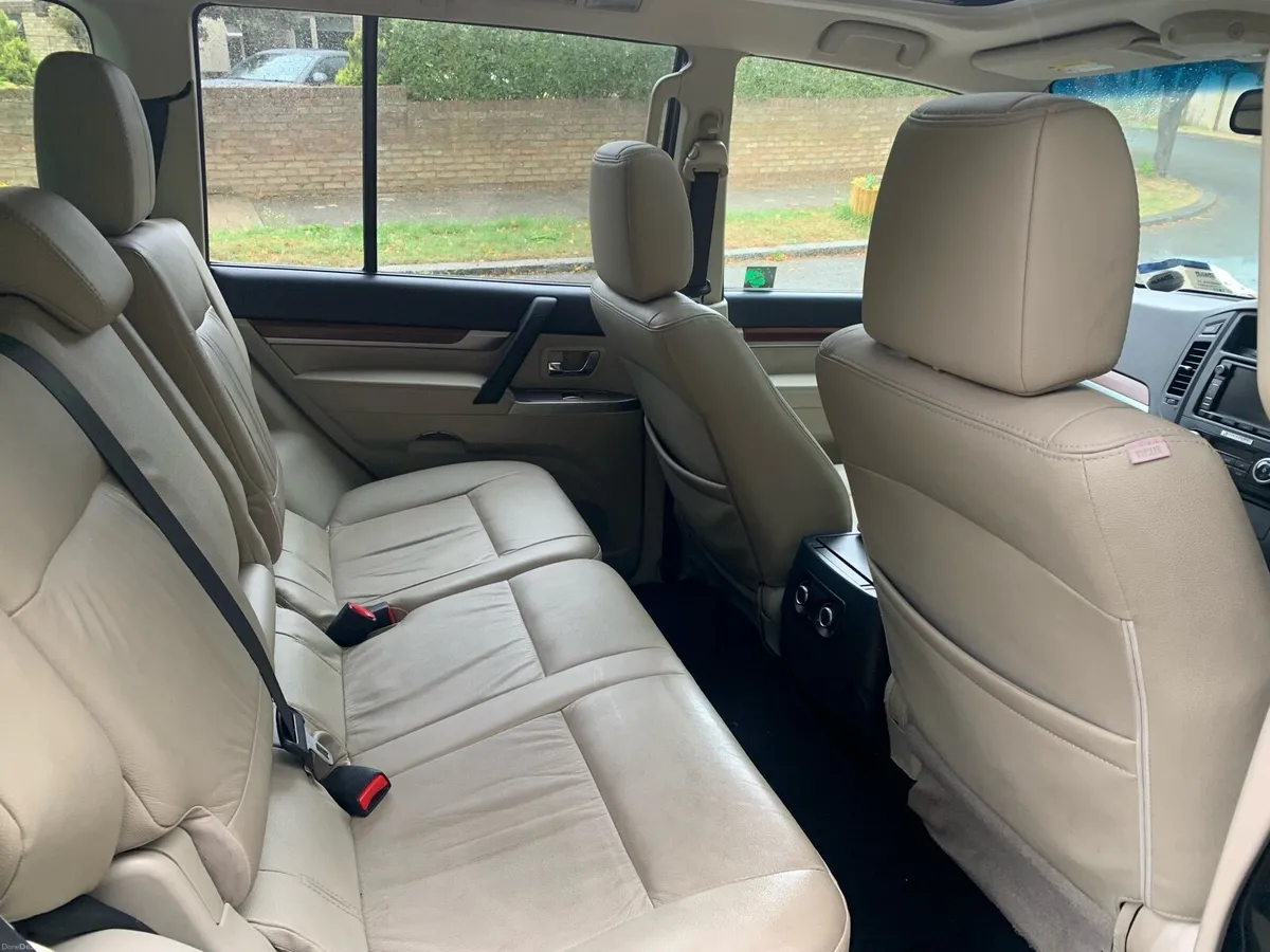Mitsubishi Pajero Crewcab LWB 3.2 - Image 5