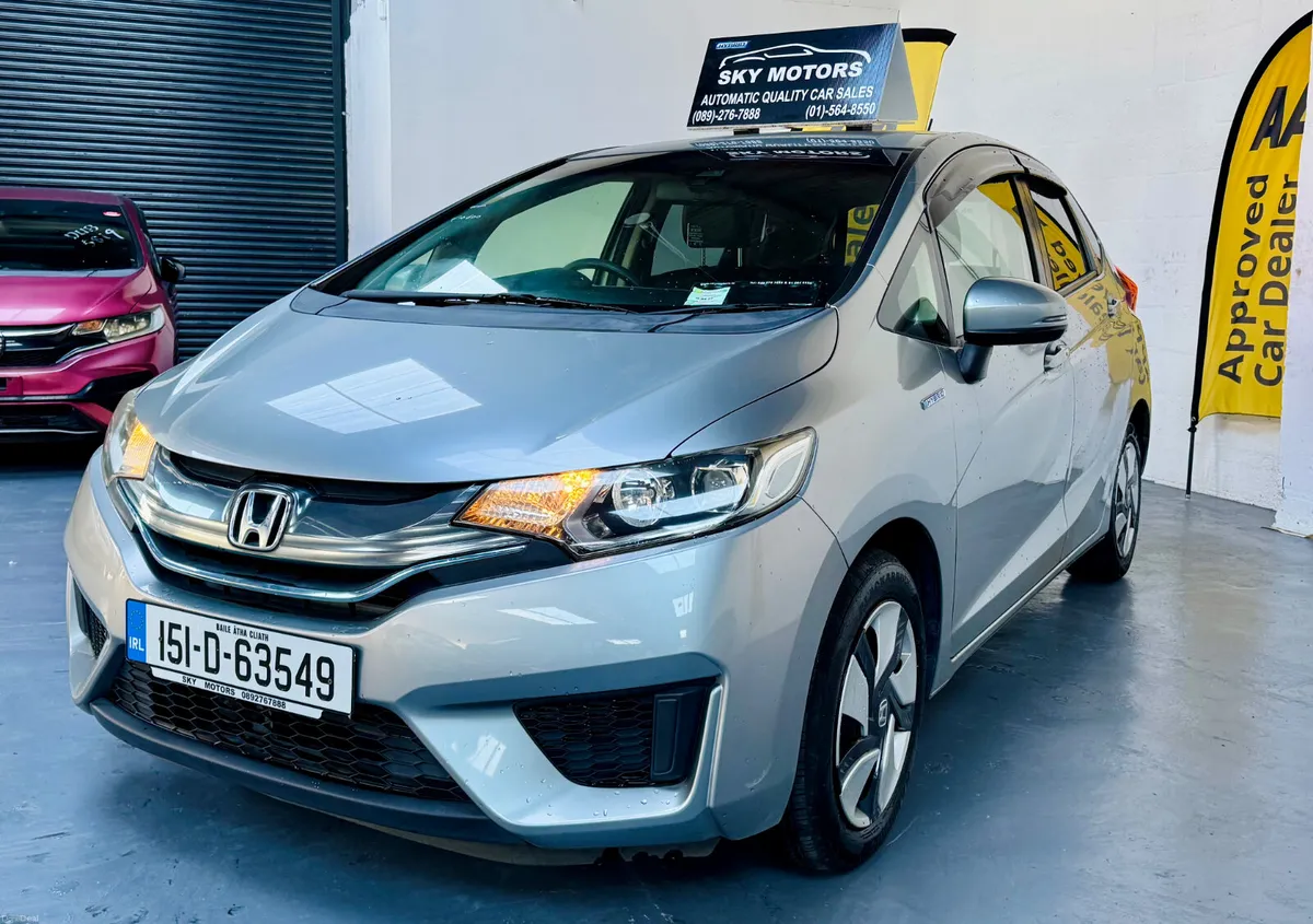 Honda Fit 2015 - Image 2